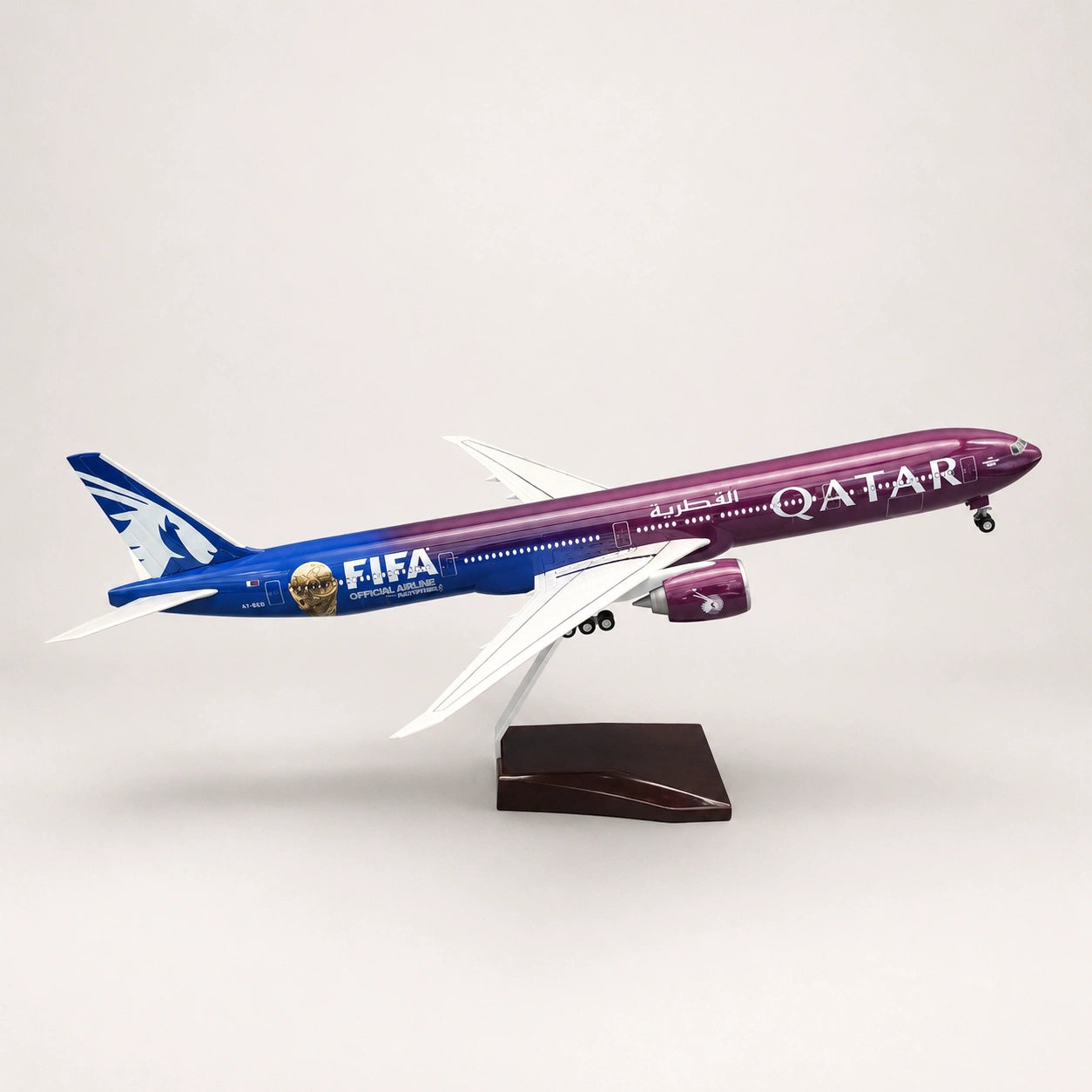 Model Qatar Airways Boeing 777 – edice Formula 1 v měřítku 1:135