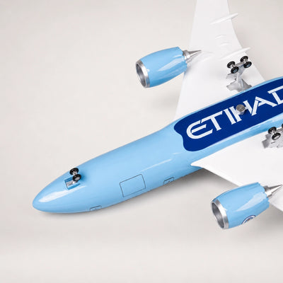 Model Etihad Airways Boeing 787 Manchester City Edition v měřítku 1:130