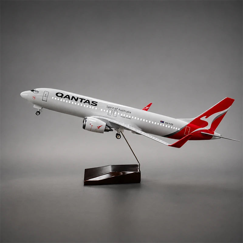 Qantas Boeing 737-800 1:85 Scale Model
