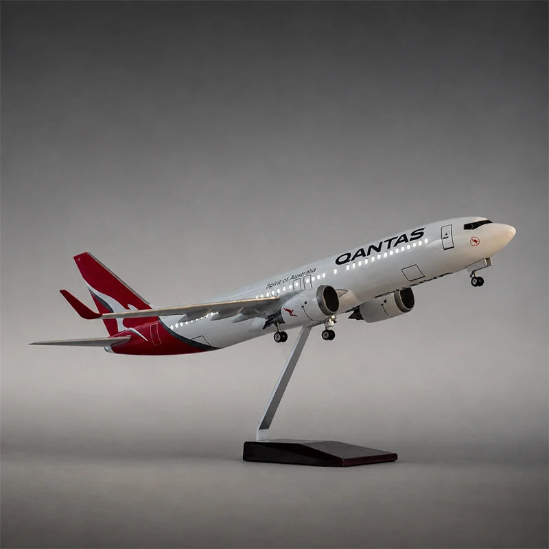 Qantas Boeing 737-800 1:85 Scale Model