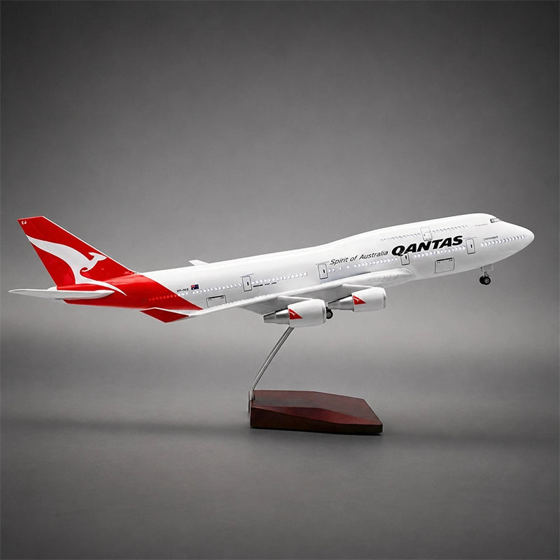 Qantas Boeing 747-400 1:150 Scale Model