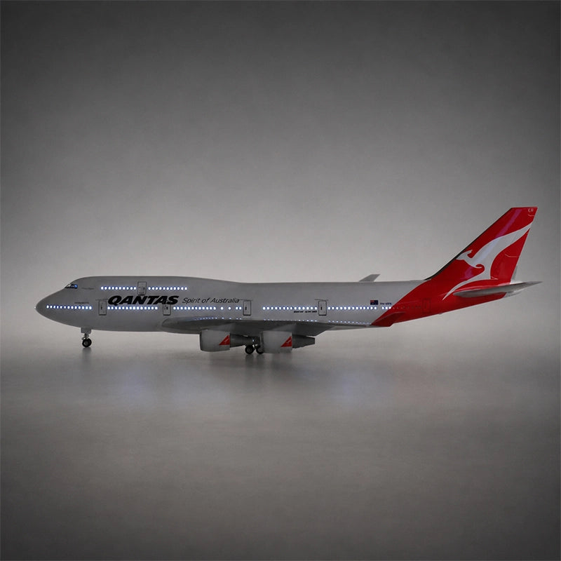 Qantas Boeing 747-400 1:150 Scale Model