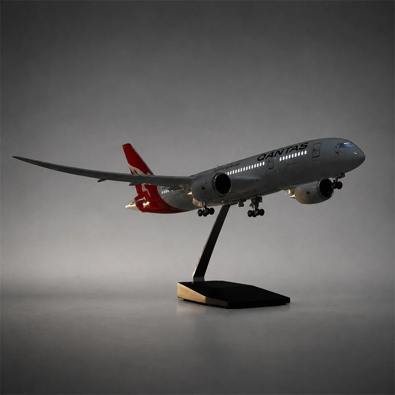 Qantas Boeing 787-9 Dreamliner 1:130 Scale Model
