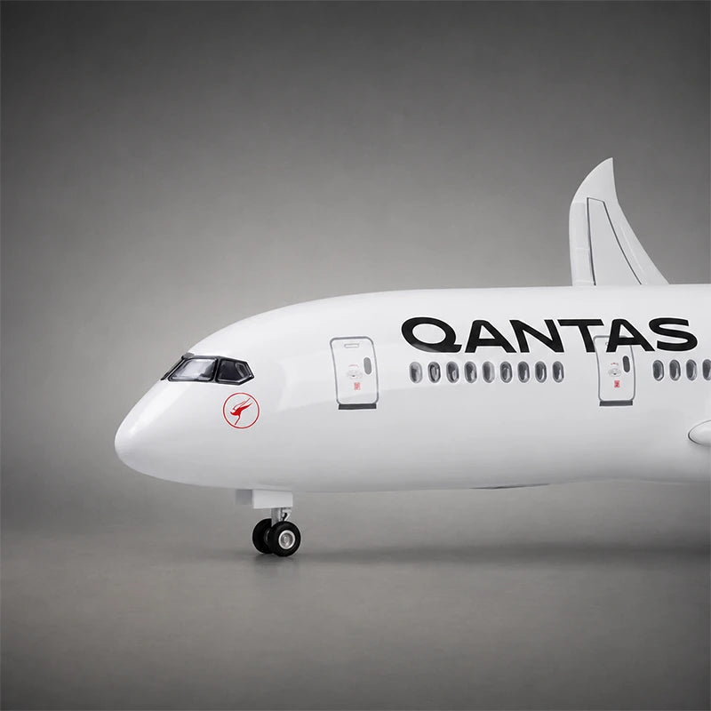 Qantas Boeing 787-9 Dreamliner 1:130 Scale Model