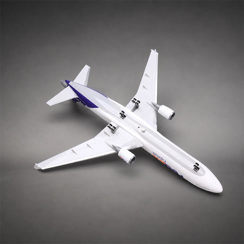 FedEx McDonnell Douglas MD-11 1:130 Scale Model