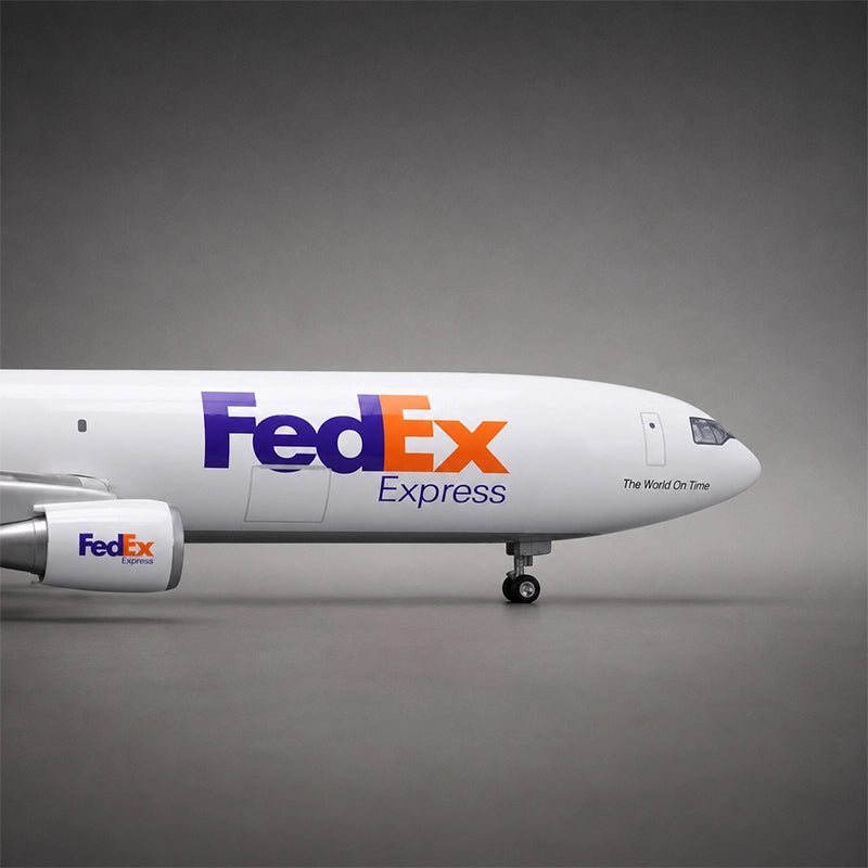 FedEx McDonnell Douglas MD-11 1:130 Scale Model