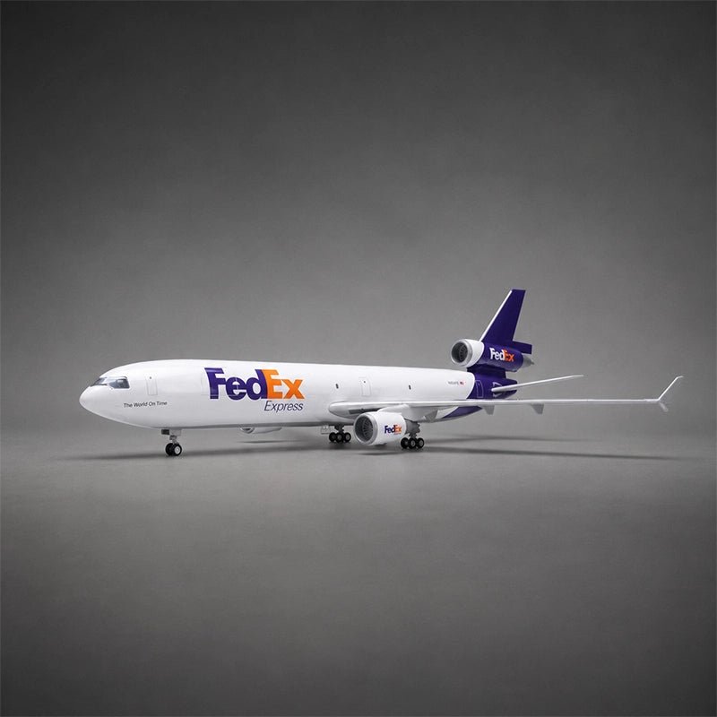 FedEx McDonnell Douglas MD-11 1:130 Scale Model