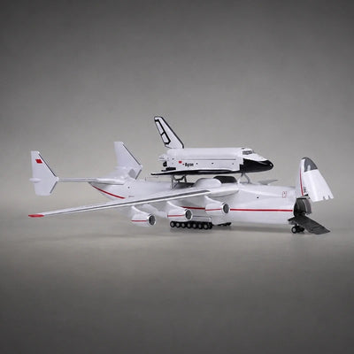 Antonov An-225 Mriya with Buran Space Shuttle 1:200 Scale Model