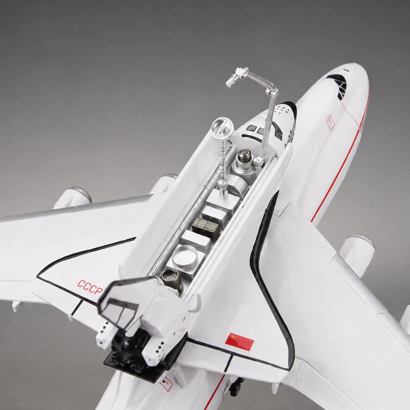 Antonov An-225 Mriya with Buran Space Shuttle 1:200 Scale Model