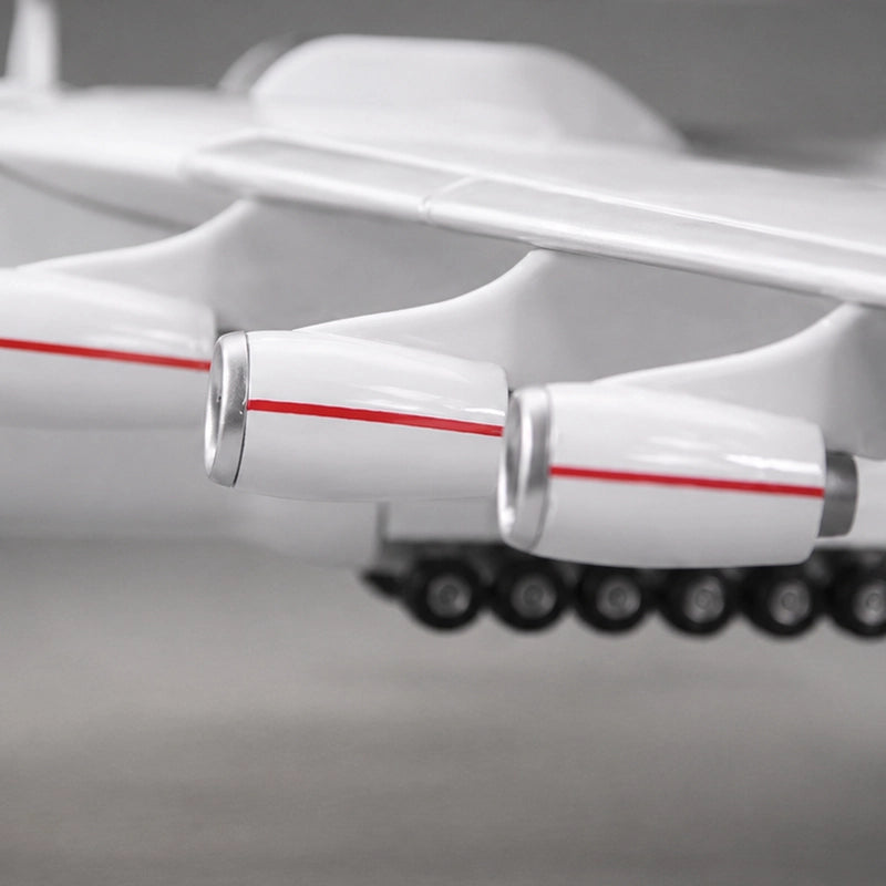Antonov An-225 Mriya with Buran Space Shuttle 1:200 Scale Model