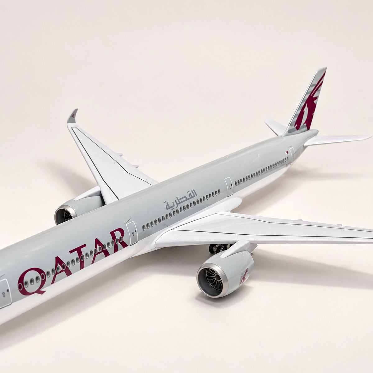 Qatar Airways Airbus A350-1000 – Modell im Maßstab 1:157