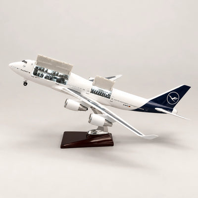 Lufthansa Boeing 747 (nova livrea) — model a scala 1:150