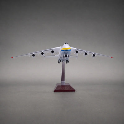 Antonov An-225 Mriya 1:200 Scale Model
