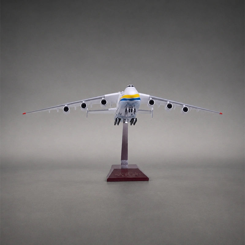 Antonov An-225 Mriya 1:200 Scale Model