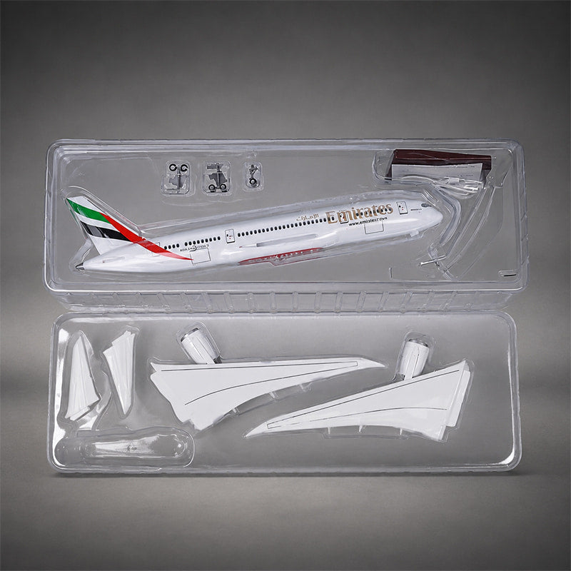 Emirates Boeing 787 1:130 Scale Model