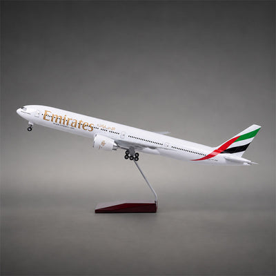 Emirates Boeing 777 1:157 Scale Model