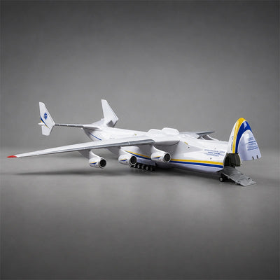 Antonov An-225 Mriya 1:200 Scale Model