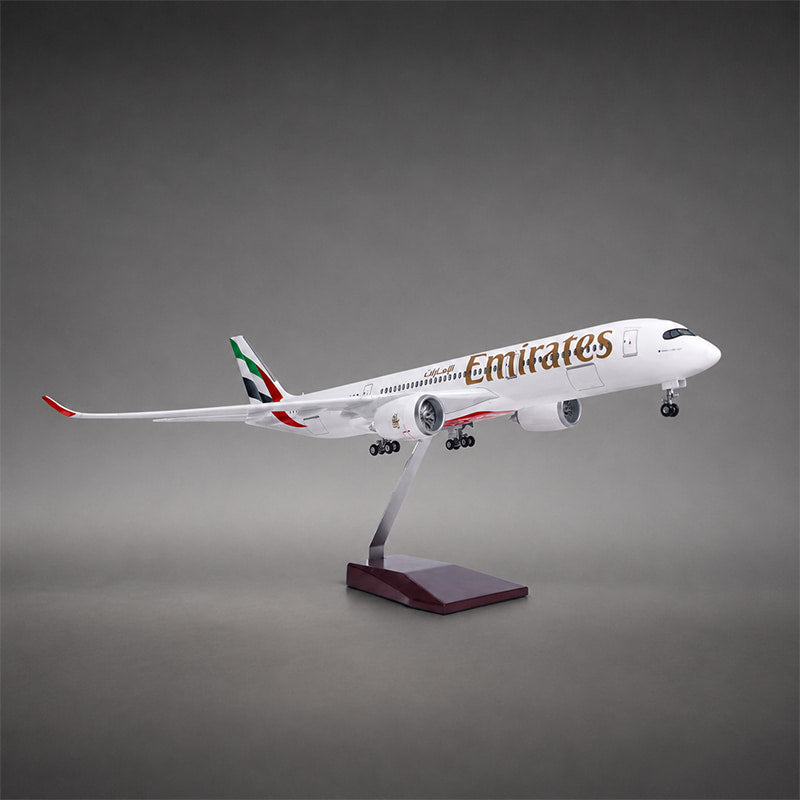 Emirates Airbus A350-1000 1:142 Scale Model