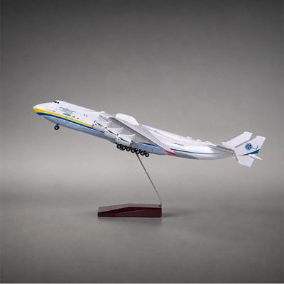 Antonov An-225 Mriya 1:200 Scale Model
