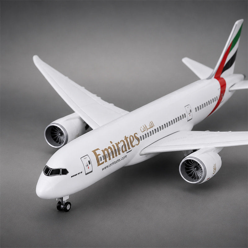 Emirates Boeing 787 1:130 Scale Model