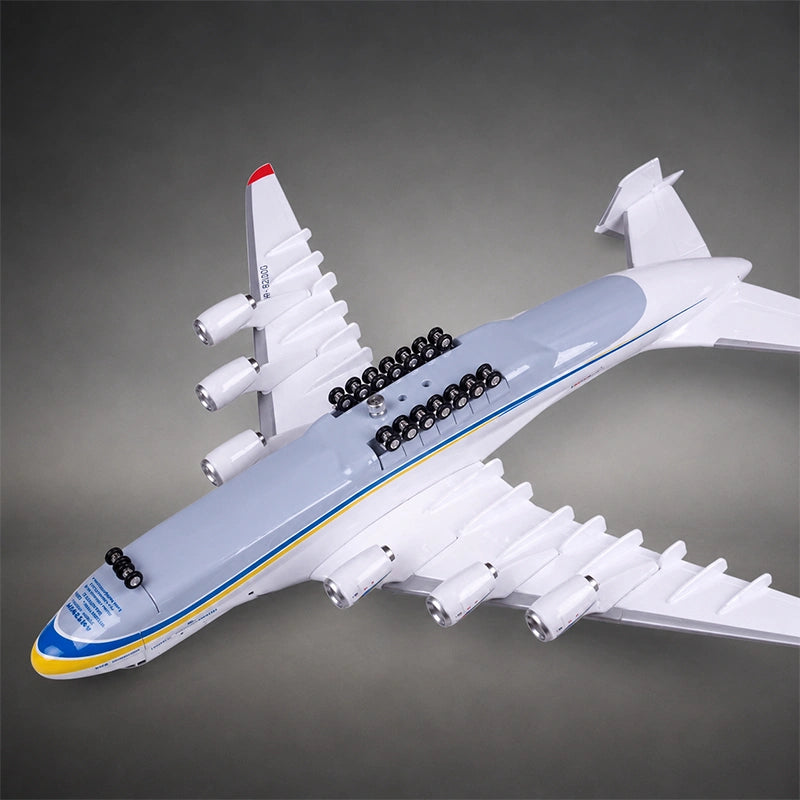 Antonov An-225 Mriya 1:200 Scale Model