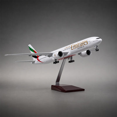 Emirates Boeing 777 1:157 Scale Model