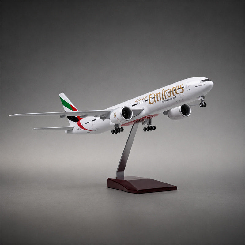 Emirates Boeing 777 1:157 Scale Model