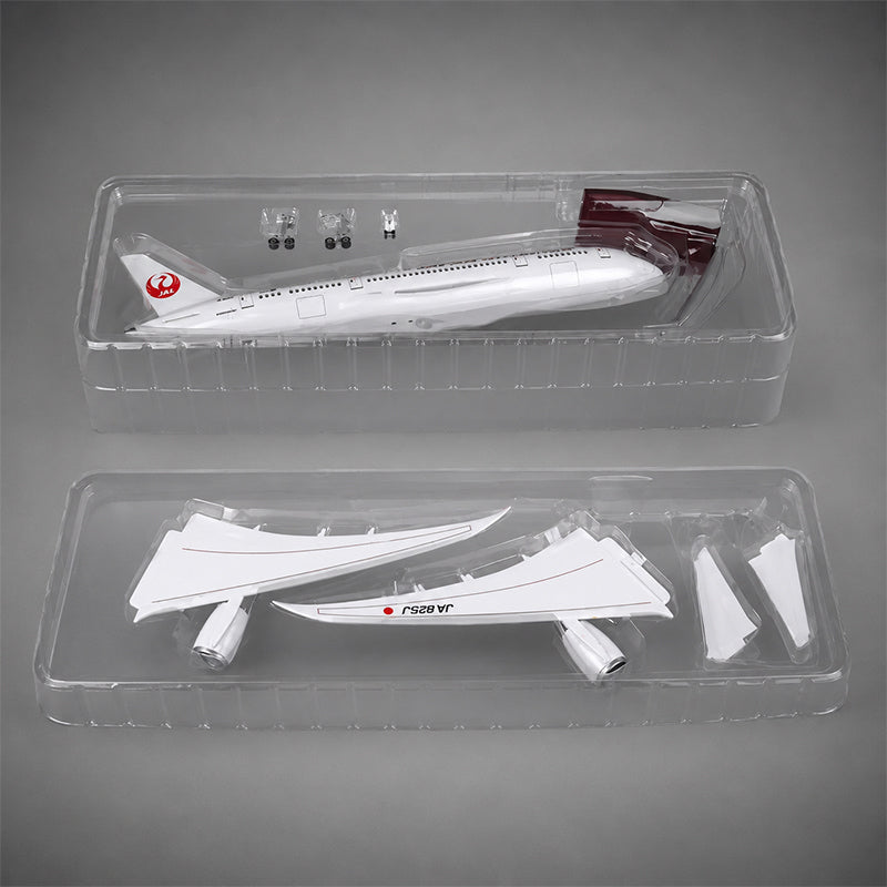 Japan Airlines Boeing 787 1:130 Scale Model