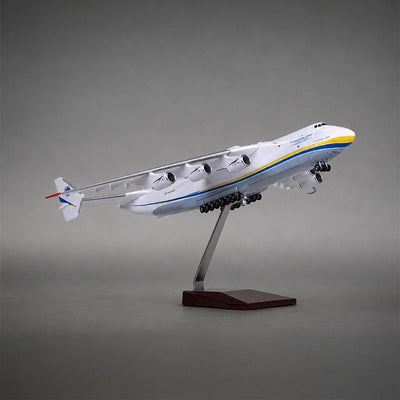 Antonov An-225 Mriya 1:200 Scale Model