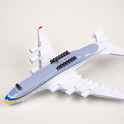 Antonov An-225 Mriya 1:200 Scale Model