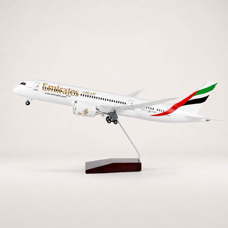 Emirates Boeing 787 1:130 Scale Model
