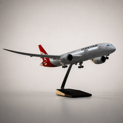 Qantas Boeing 787-9 Dreamliner 1:130 Scale Model