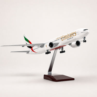 Emirates Boeing 777 1:157 Scale Model