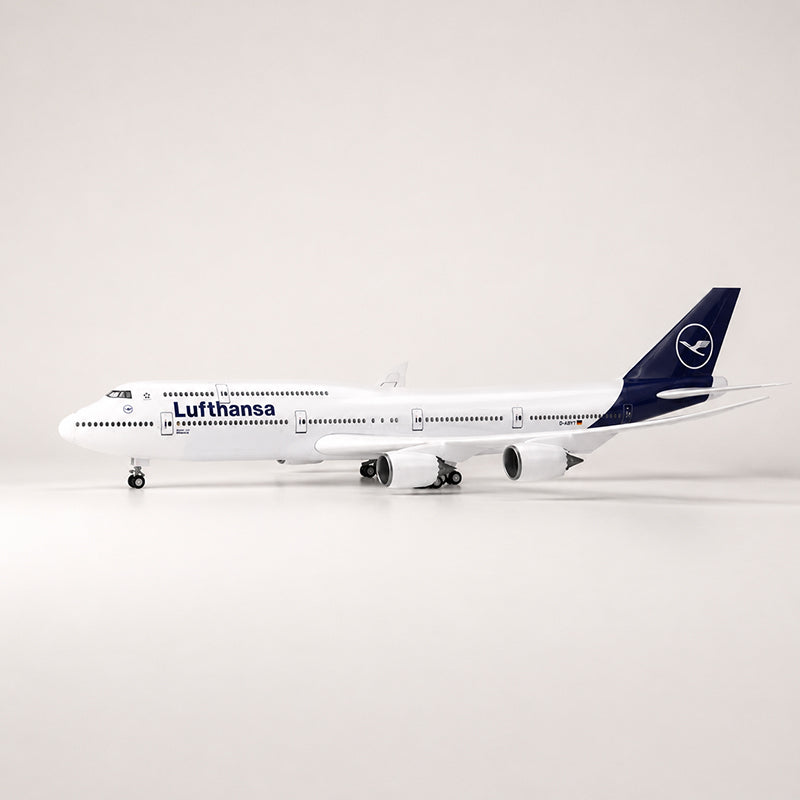 Lufthansa Boeing 747 New Livery 1:160 Scale Model
