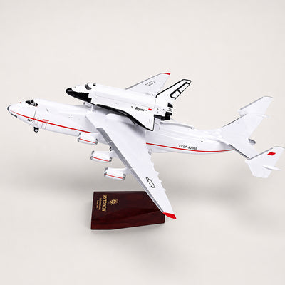 Antonov An-225 Mriya with Buran Space Shuttle 1:200 Scale Model