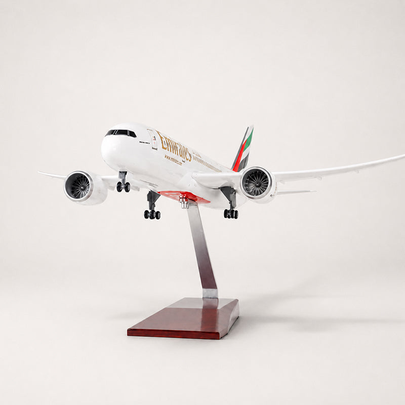 Emirates Boeing 787 1:130 Scale Model