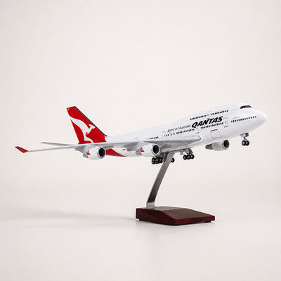 Qantas Boeing 747-400 1:150 Scale Model