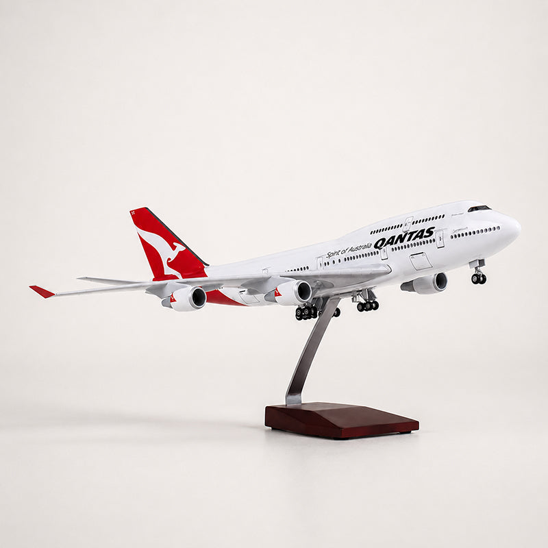 Qantas Boeing 747-400 1:150 Scale Model