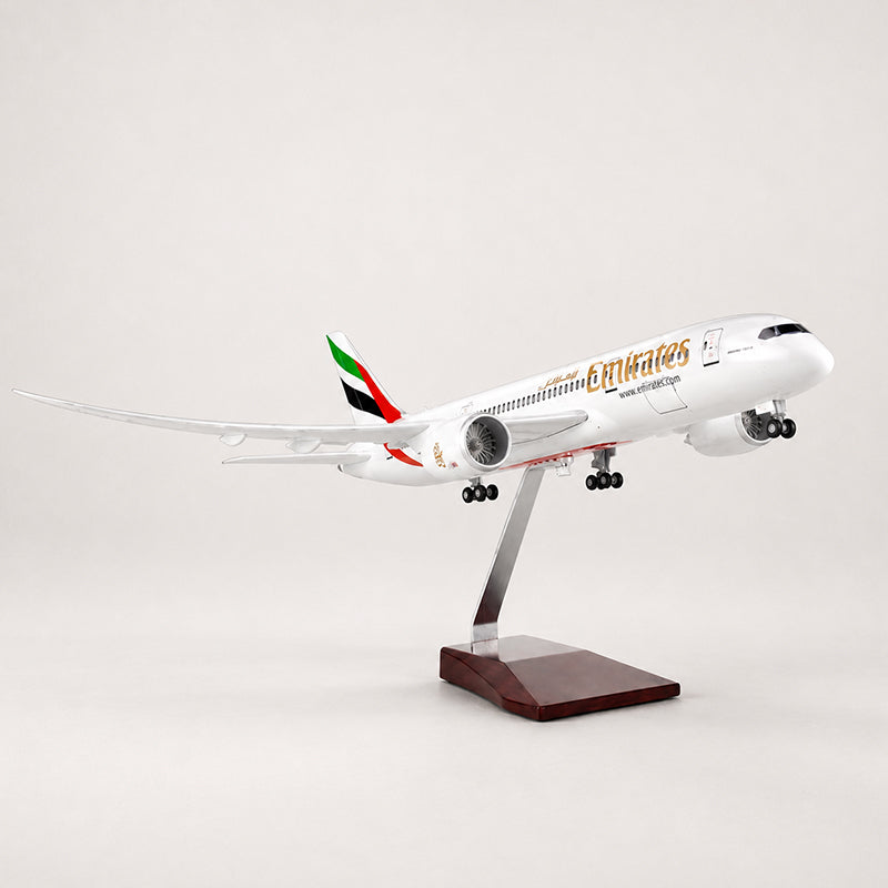 Emirates Boeing 787 1:130 Scale Model