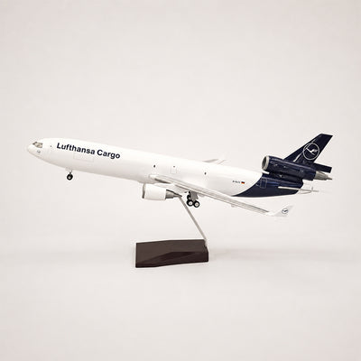 Lufthansa McDonnell Douglas MD-11 1:130 Scale Model