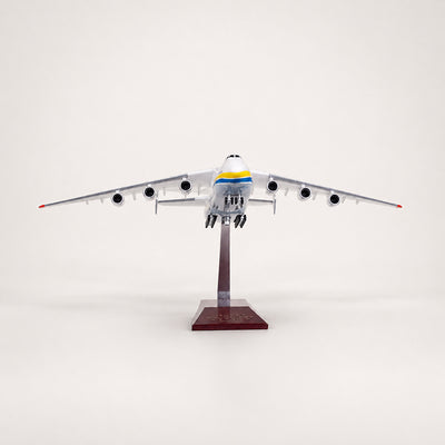 Antonov An-225 Mriya 1:200 Scale Model