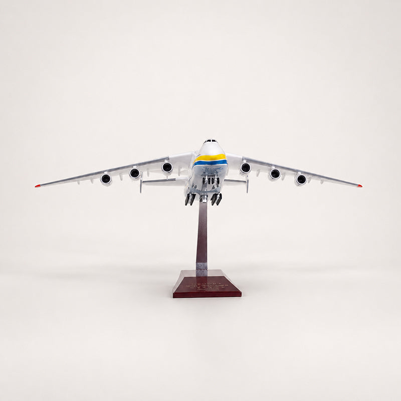 Antonov An-225 Mriya 1:200 Scale Model