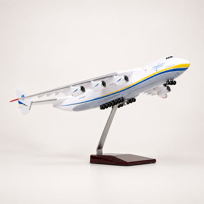 Antonov An-225 Mriya 1:200 Scale Model