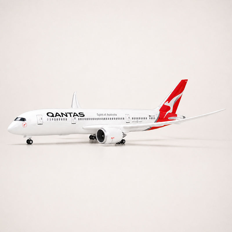Qantas Boeing 787-9 Dreamliner 1:130 Scale Model