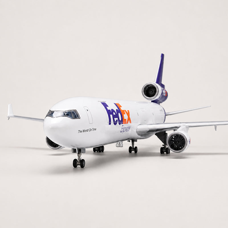 FedEx McDonnell Douglas MD-11 1:130 Scale Model