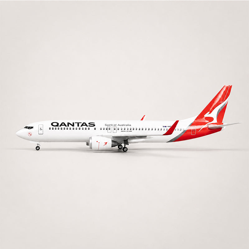 Qantas Boeing 737-800 1:85 Scale Model
