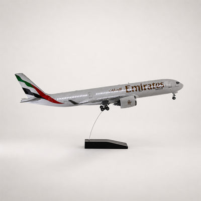 Emirates Airbus A350-1000 1:142 Scale Model