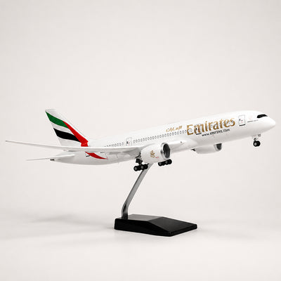 Emirates Boeing 787 1:130 Scale Model
