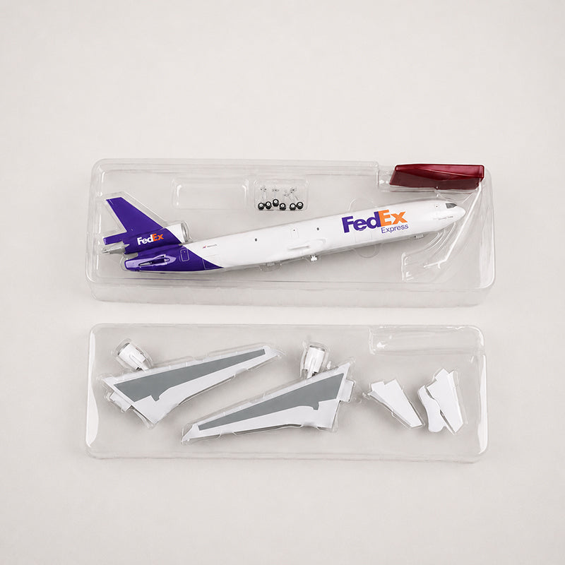 FedEx McDonnell Douglas MD-11 1:130 Scale Model