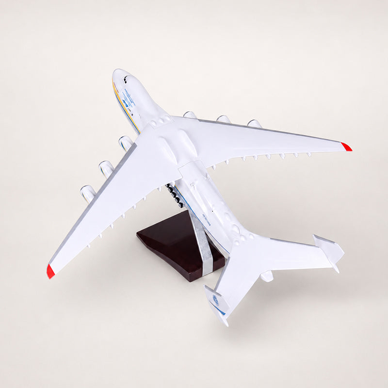 Antonov An-225 Mriya 1:200 Scale Model